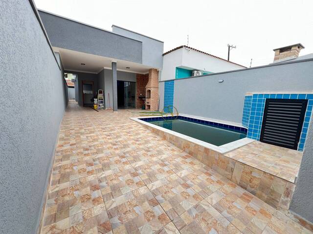 #695 - Casa para Venda em Peruíbe - SP
