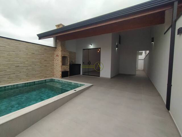 #698 - Casa para Venda em Peruíbe - SP