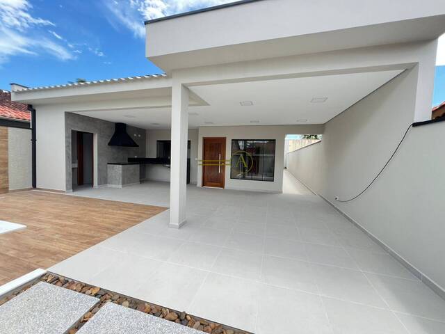 #728 - Casa para Venda em Peruíbe - SP