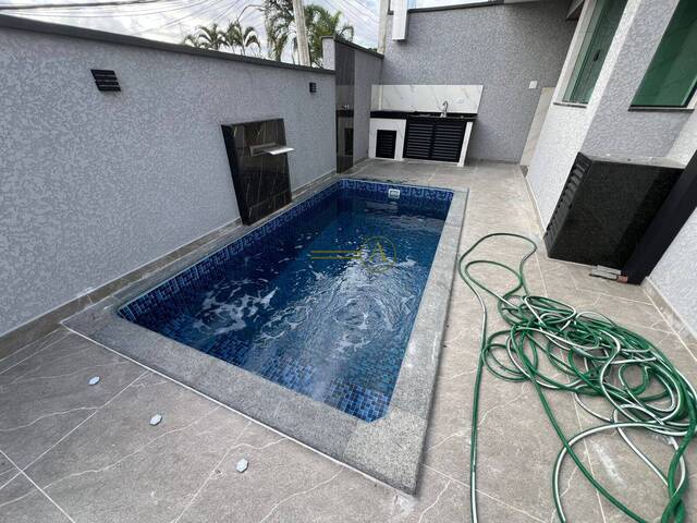 #751 - Casa para Venda em Peruíbe - SP