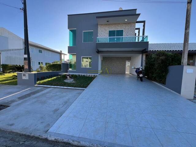 #758 - Casa para Venda em Peruíbe - SP