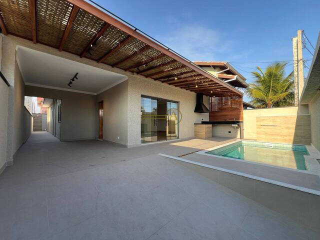 #786 - Casa para Venda em Peruíbe - SP