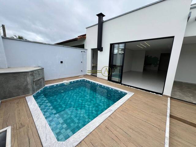 #795 - Casa para Venda em Peruíbe - SP