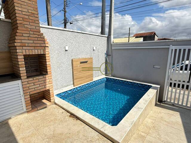 Casa para Venda em Peruíbe - 2