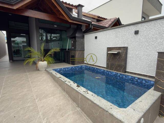 Casa para Venda em Peruíbe - 2