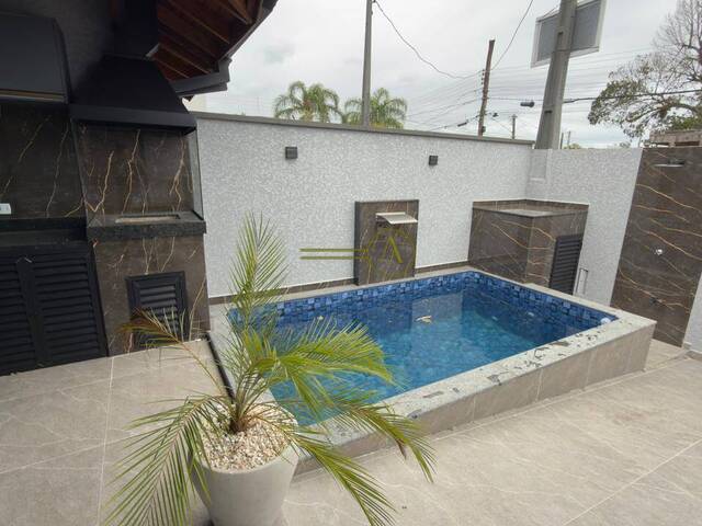 Casa para Venda em Peruíbe - 3