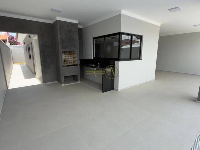 Casa para Venda em Peruíbe - 4