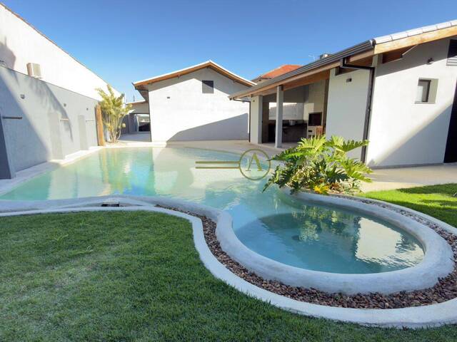 #840 - Casa para Venda em Peruíbe - SP