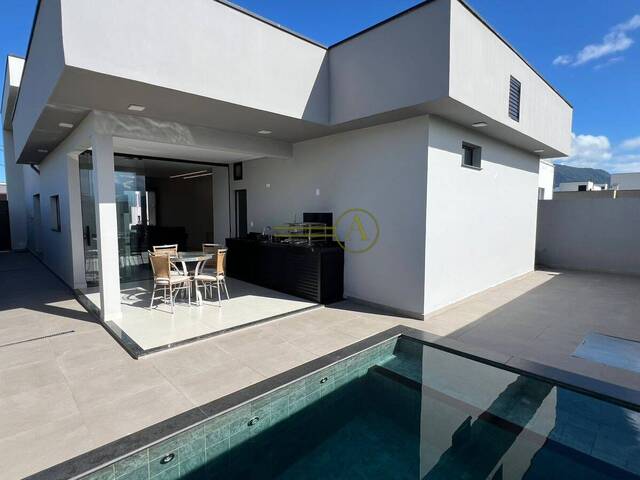 Venda em Condomínio Flora Rica - Peruíbe