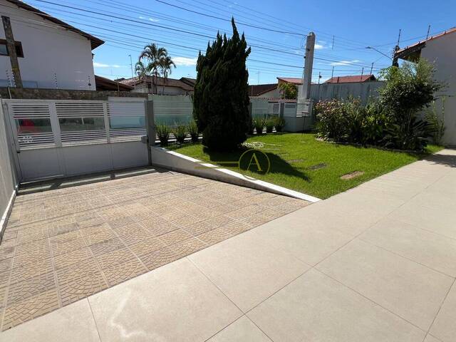 #876 - Casa para Locação em Peruíbe - SP