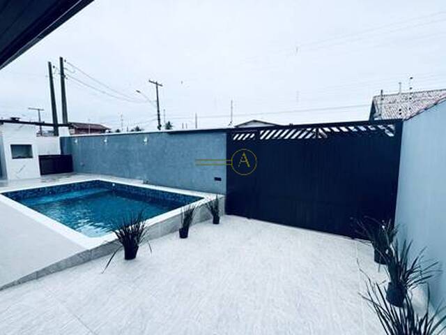 #887 - Casa para Venda em Peruíbe - SP