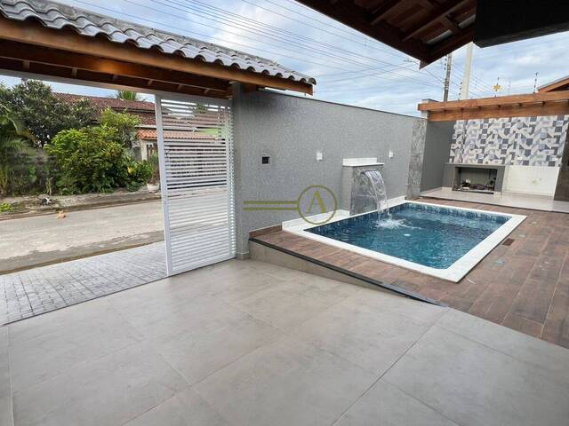 #889 - Casa para Venda em Peruíbe - SP