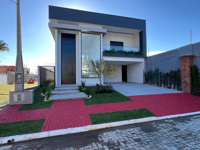 #890 - Casa em condomínio para Venda em Peruíbe - SP