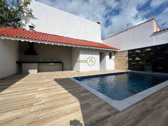 Casa para Venda em Peruíbe - 2