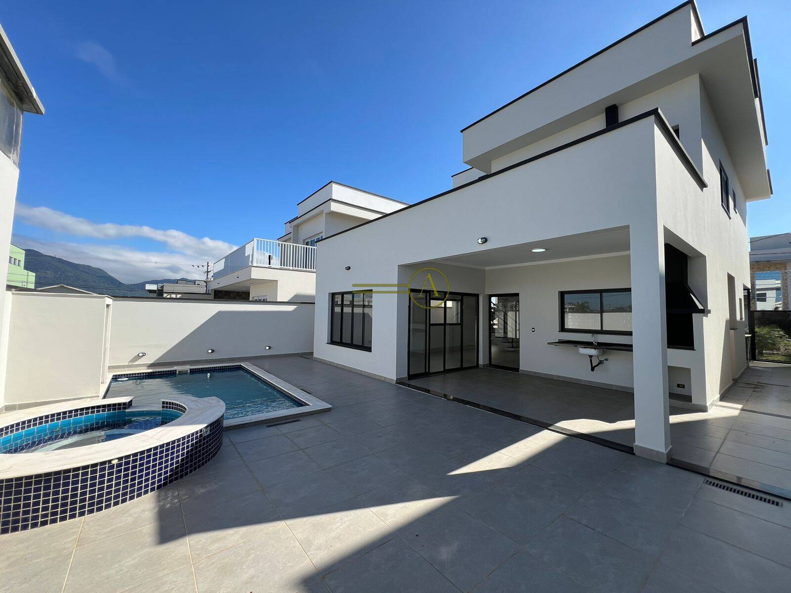 Casa de Condomínio, 4 quartos - Foto 1