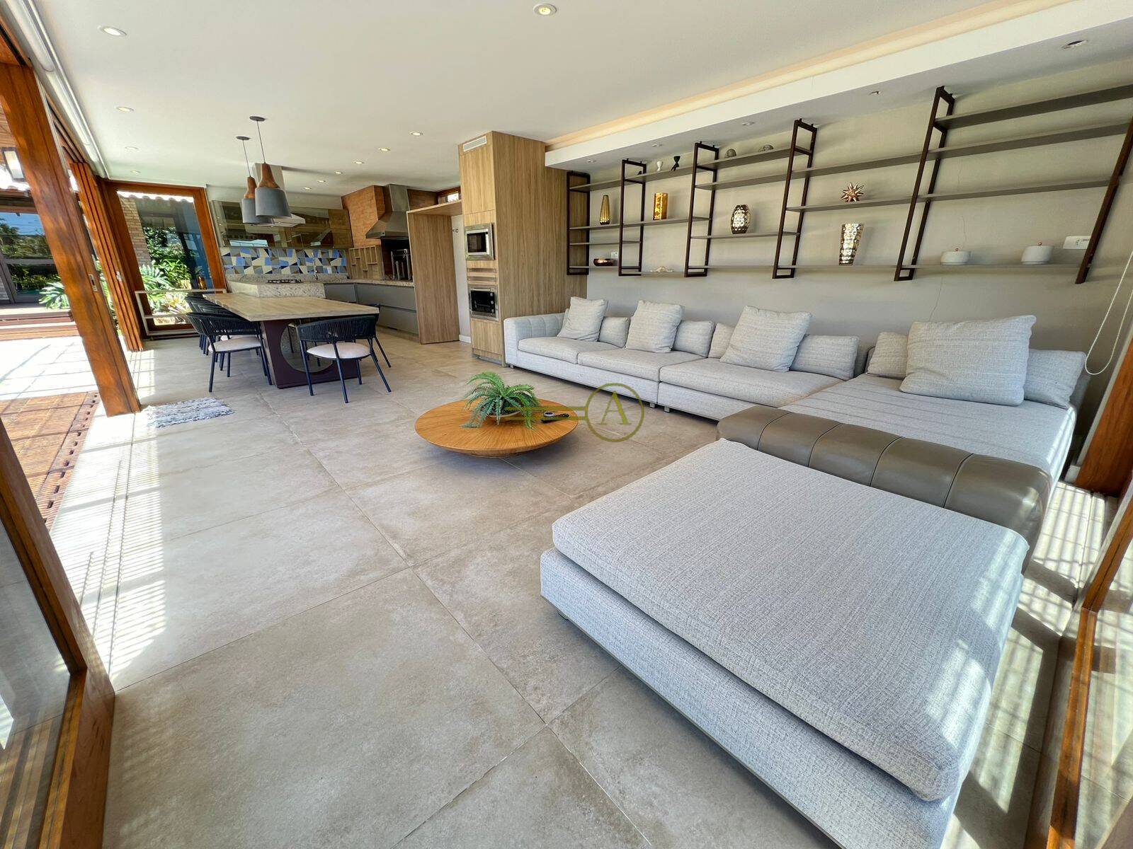 Casa de Condomínio à venda com 5 quartos, 650m² - Foto 3