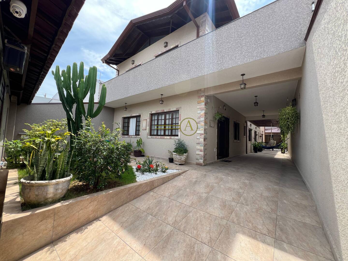 Sobrado, 5 quartos, 394 m² - Foto 1