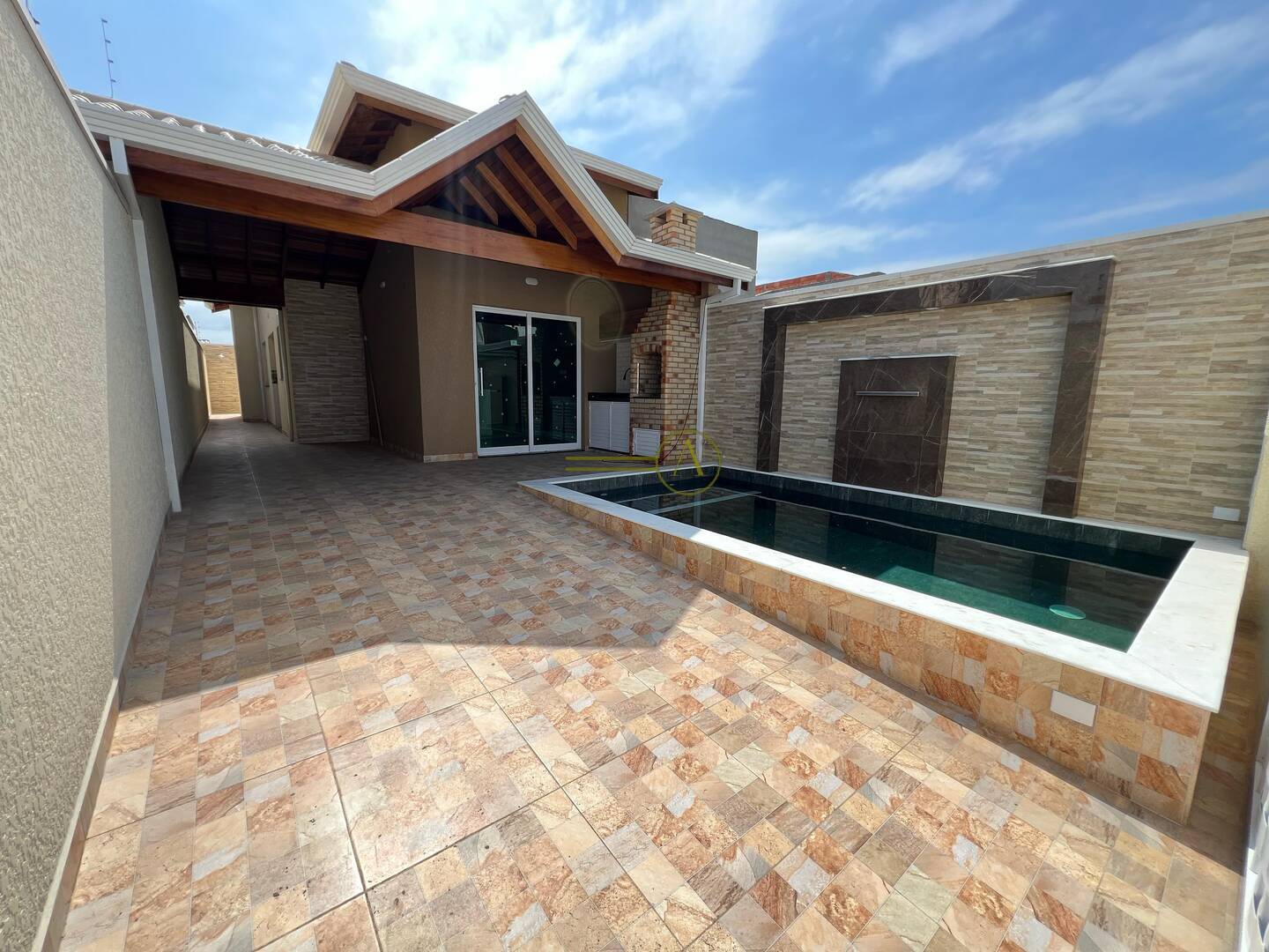 Casa, 2 quartos, 83 m² - Foto 1