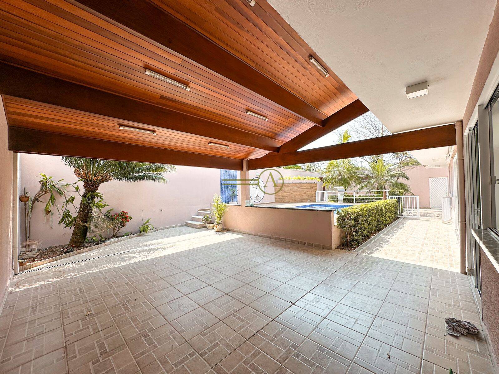 Casa à venda com 6 quartos, 448m² - Foto 4