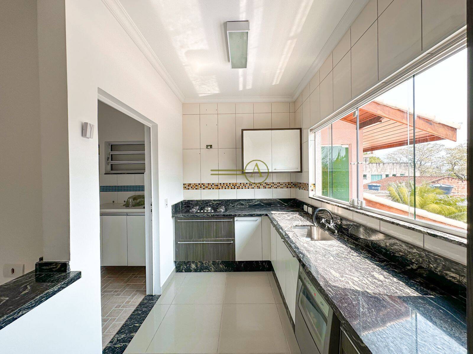 Casa à venda com 6 quartos, 448m² - Foto 11
