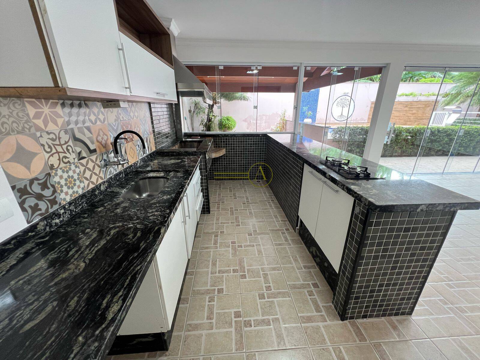Casa à venda com 6 quartos, 448m² - Foto 37