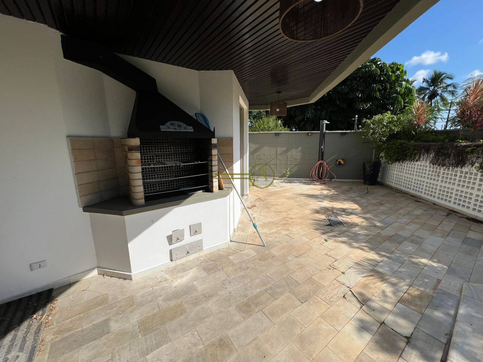 Apartamento à venda e aluguel com 3 quartos, 165m² - Foto 2