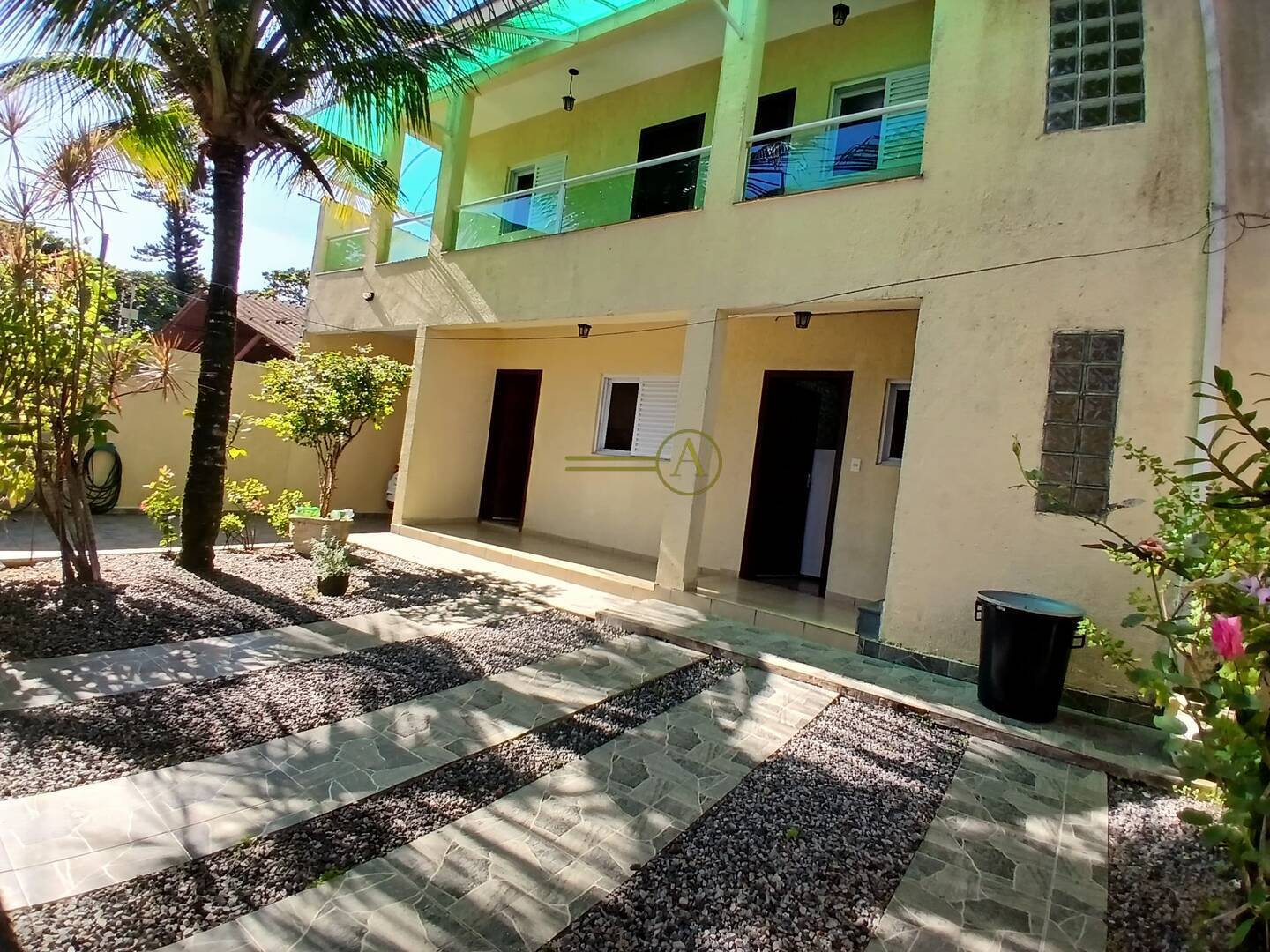 Casa à venda com 5 quartos, 209m² - Foto 2