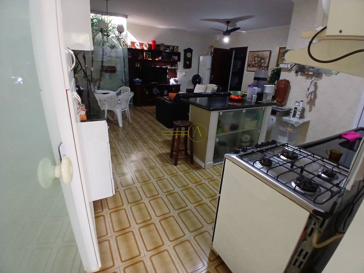 Casa à venda com 5 quartos, 209m² - Foto 4