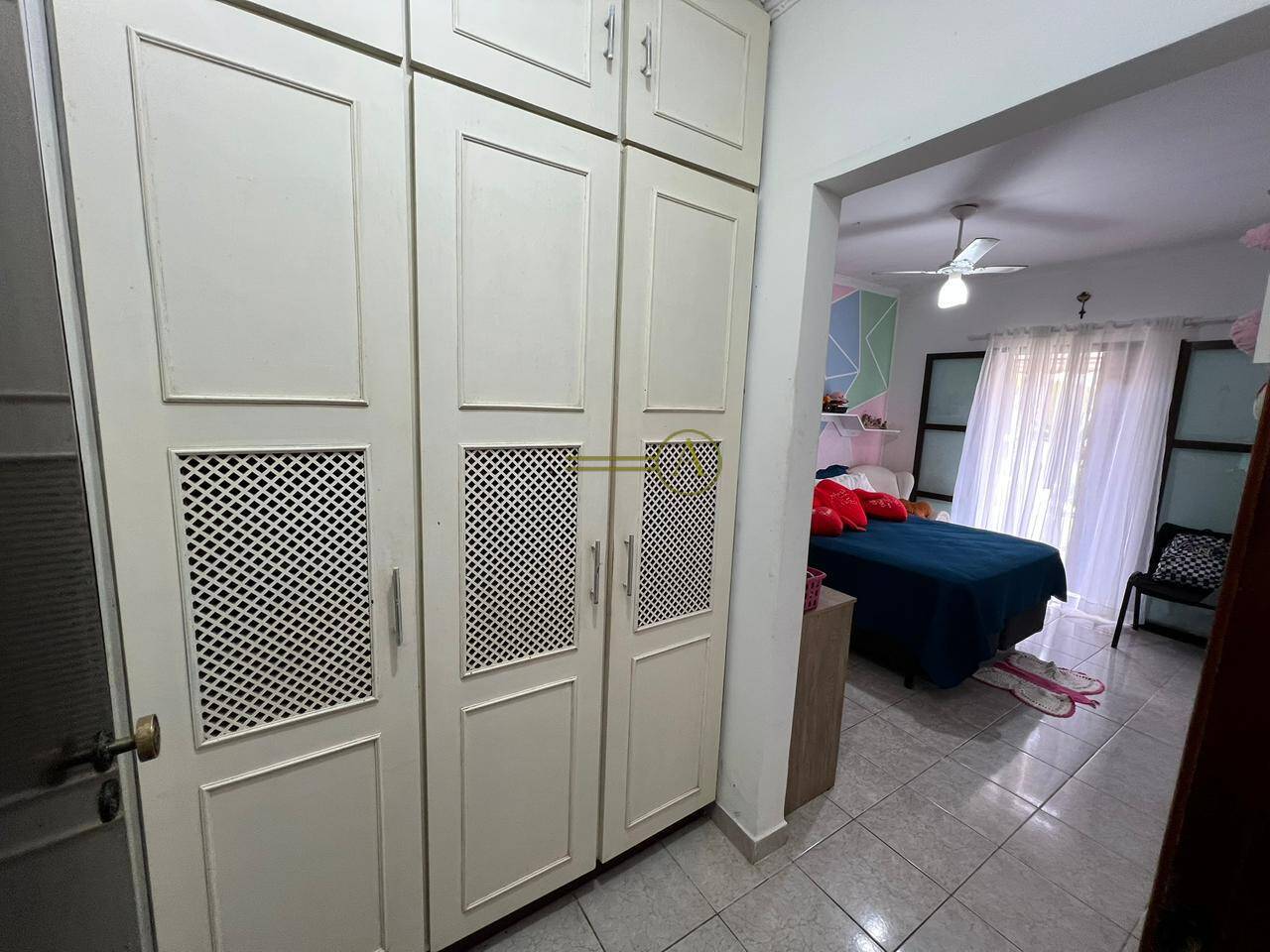 Casa à venda com 4 quartos, 177m² - Foto 14
