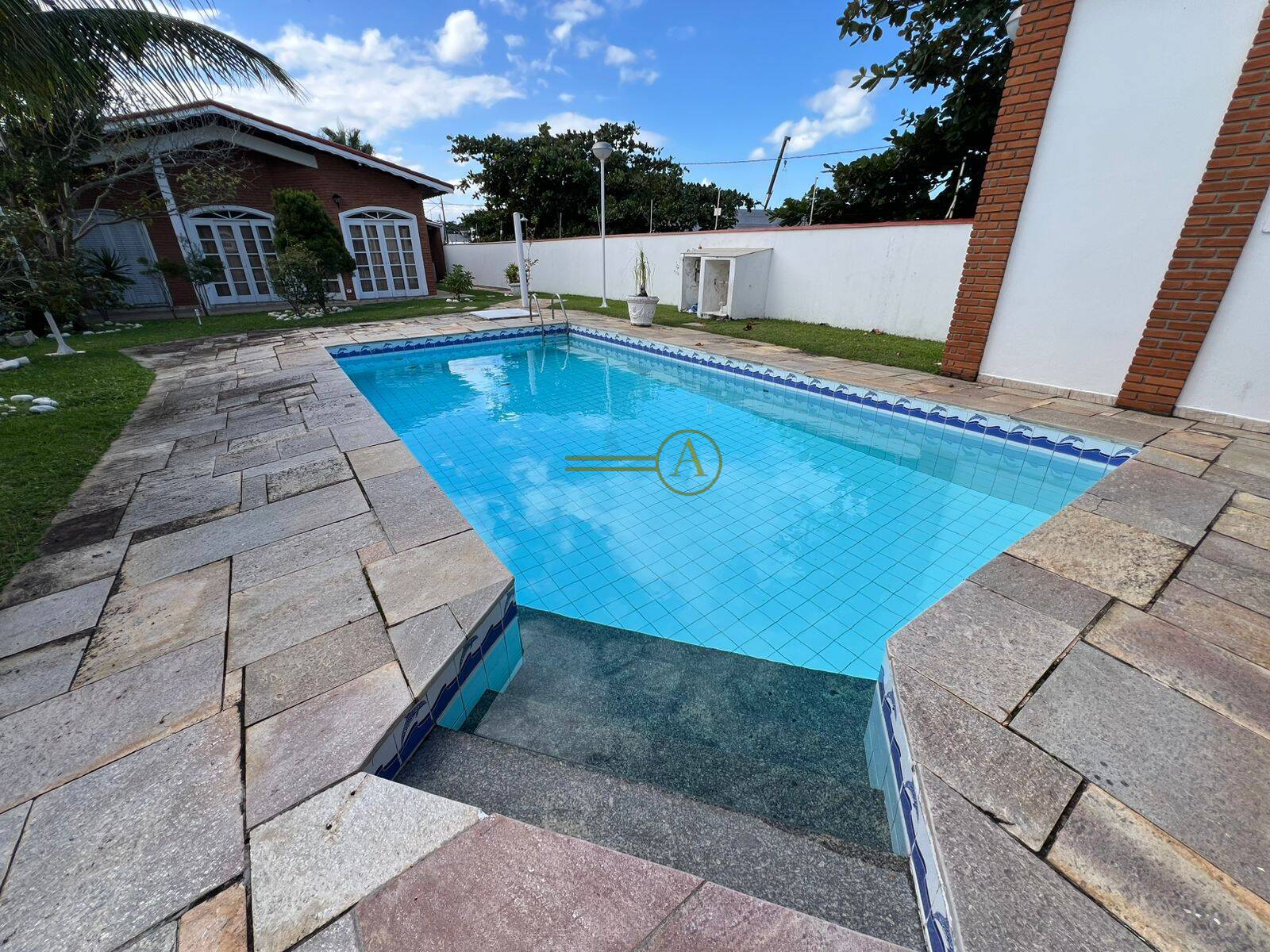 Casa, 5 quartos, 230 m² - Foto 4