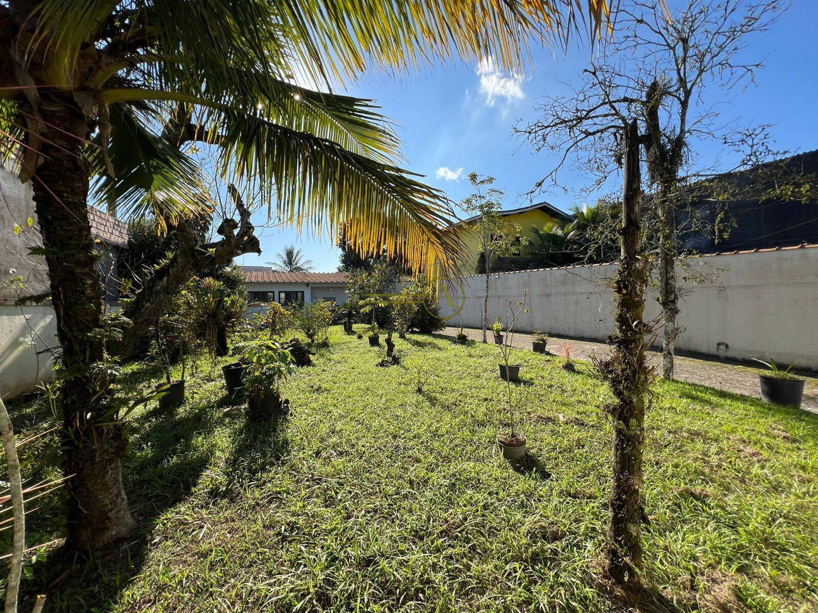 Casa à venda com 5 quartos, 248m² - Foto 2