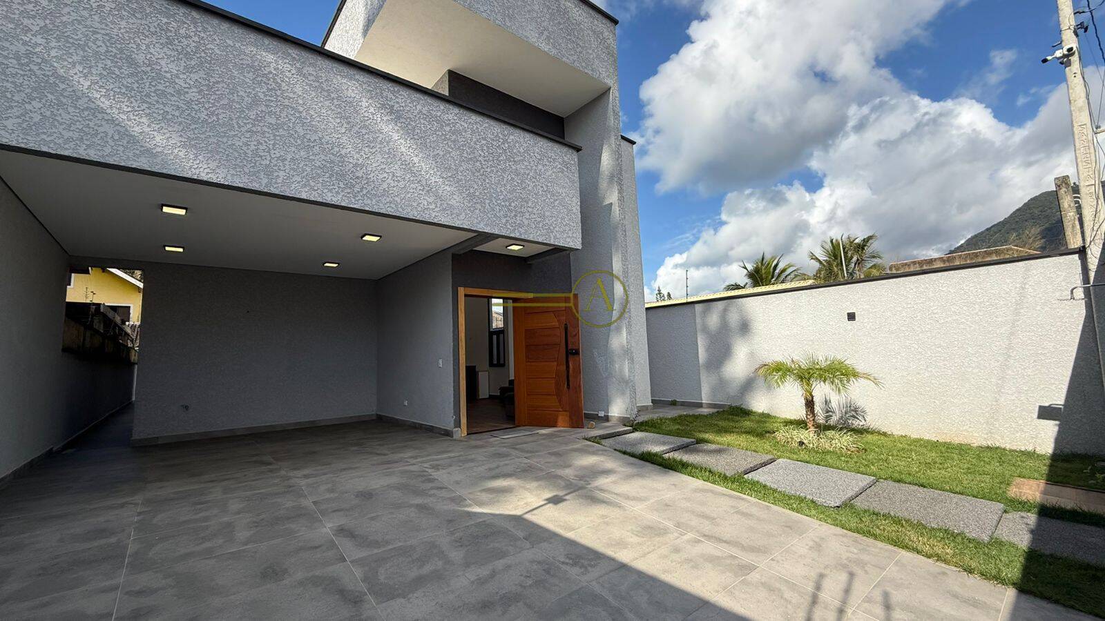 Casa, 4 quartos, 225 m² - Foto 1