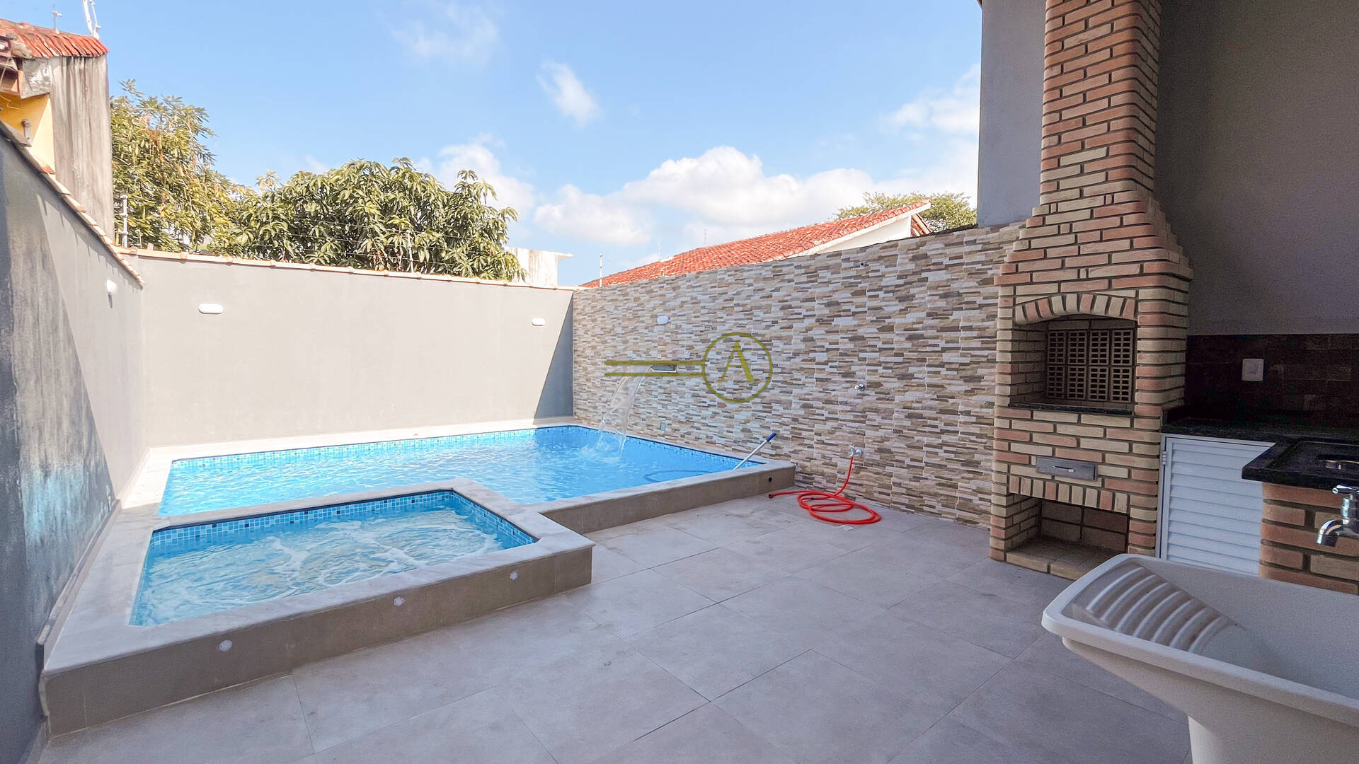 Casa, 2 quartos, 75 m² - Foto 1