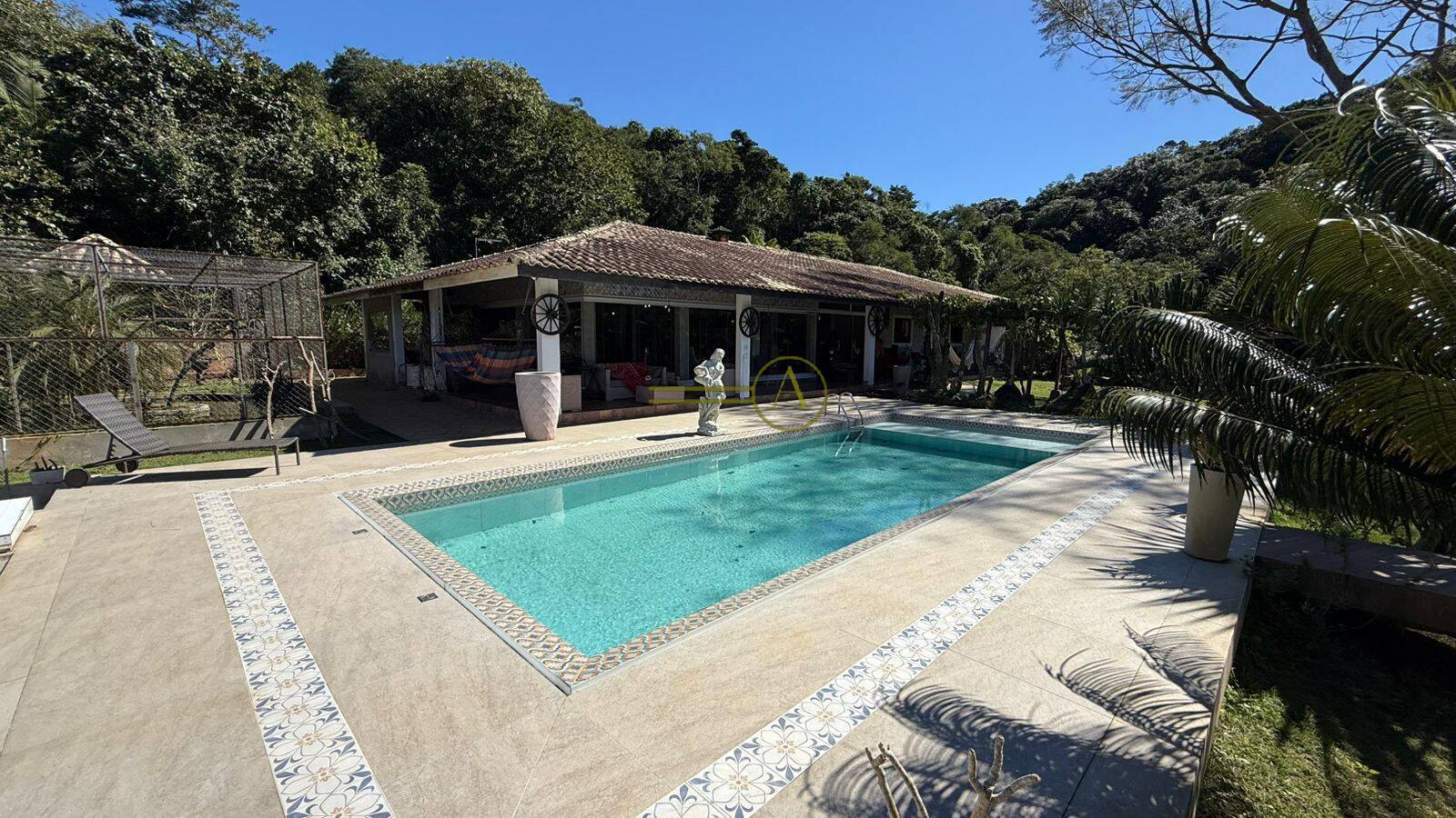 Casa à venda com 3 quartos, 900m² - Foto 3