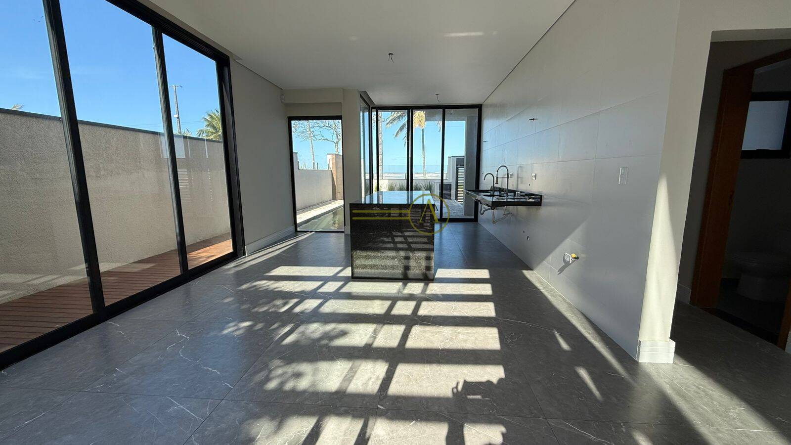 Sobrado, 4 quartos, 242 m² - Foto 8