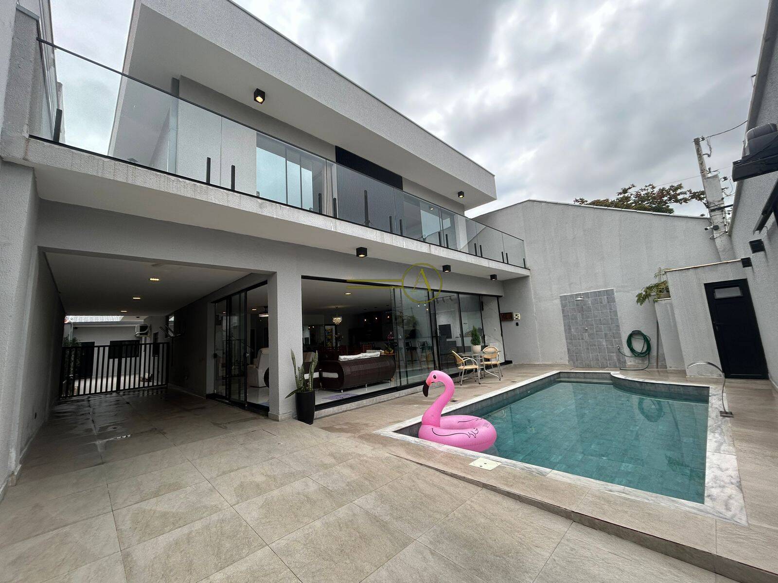 Casa, 6 quartos, 335 m² - Foto 1