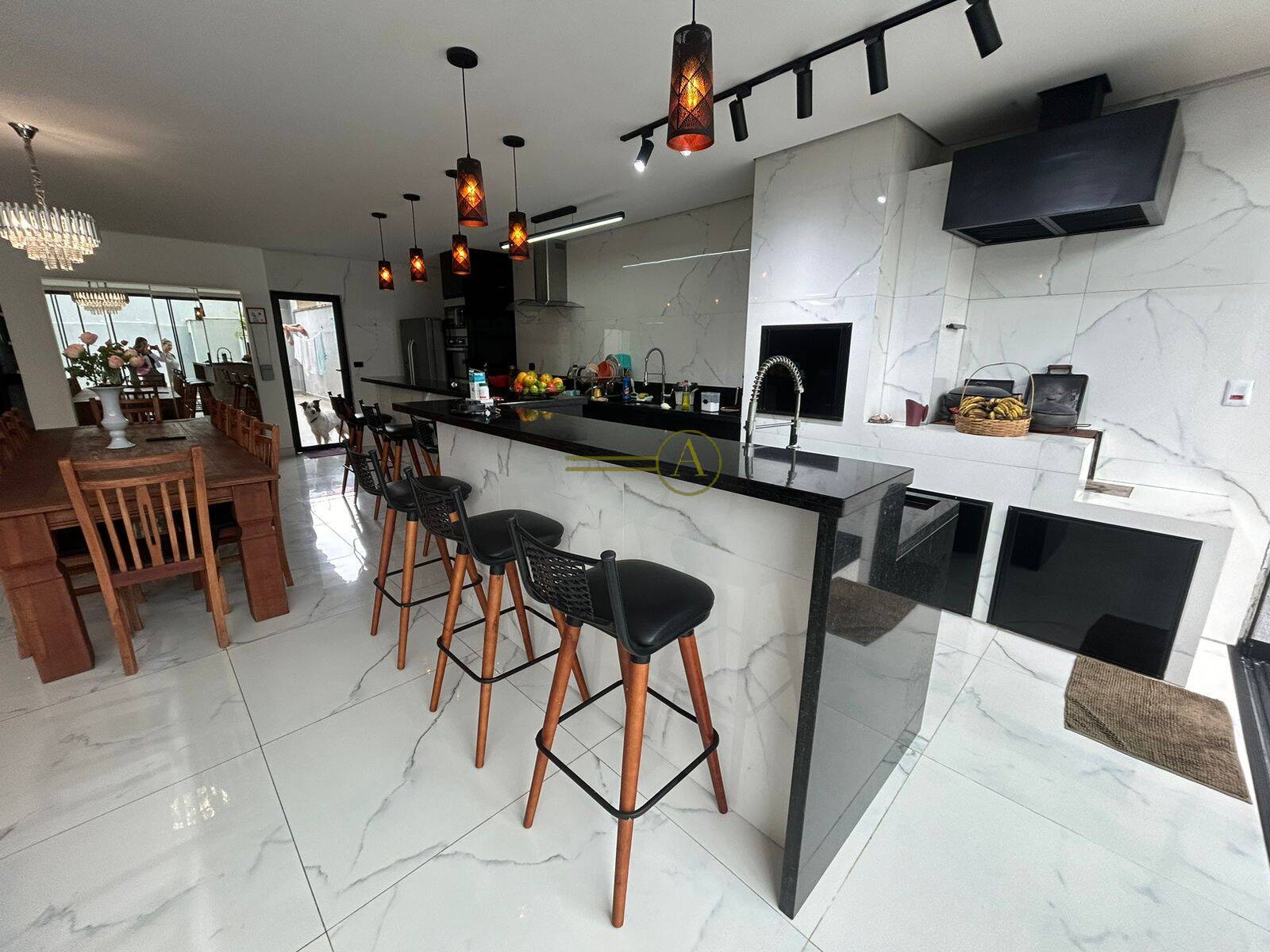 Casa, 6 quartos, 335 m² - Foto 4