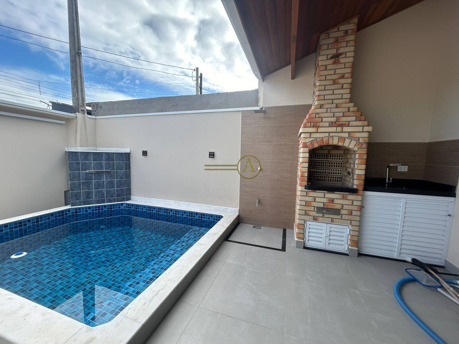 Casa, 3 quartos, 107 m² - Foto 1