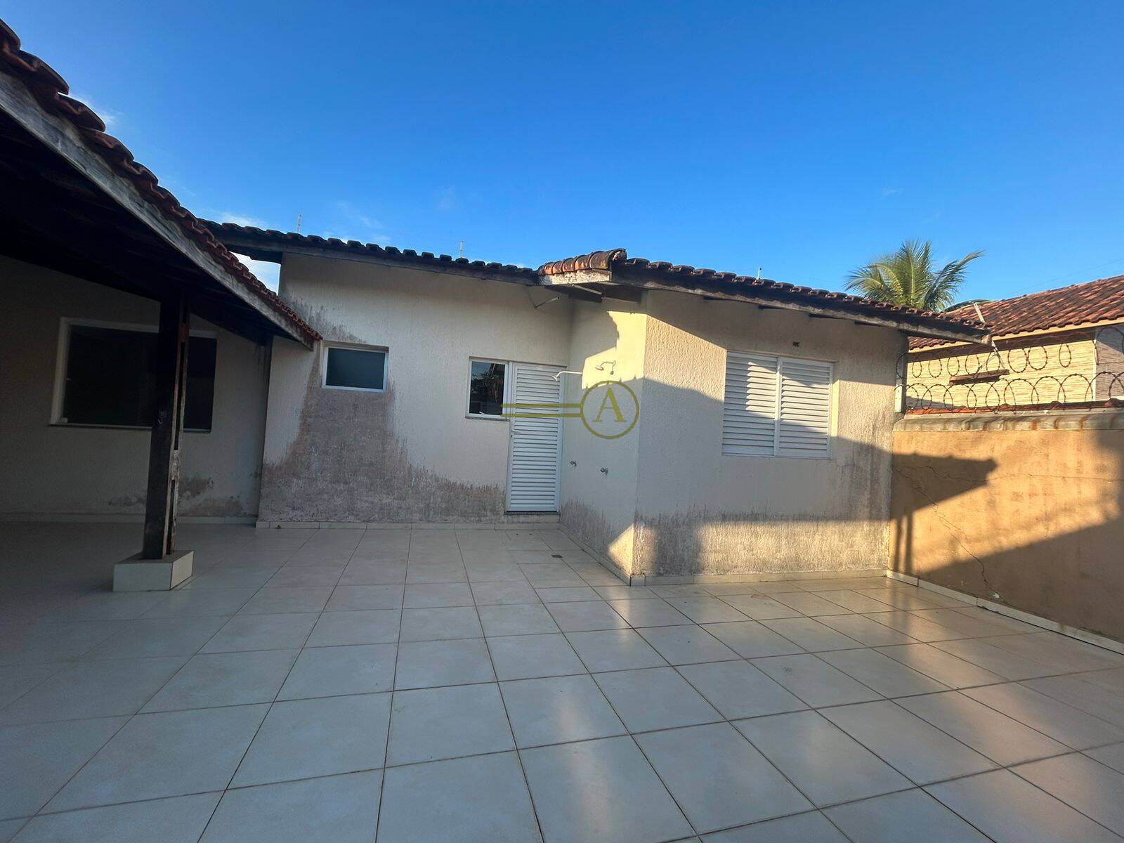 Casa à venda com 3 quartos, 134m² - Foto 2