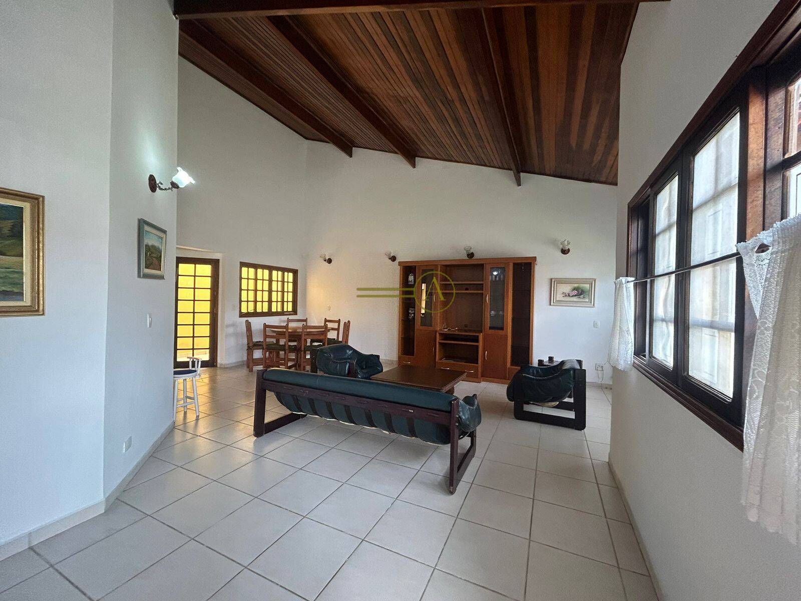 Casa, 3 quartos, 121 m² - Foto 2