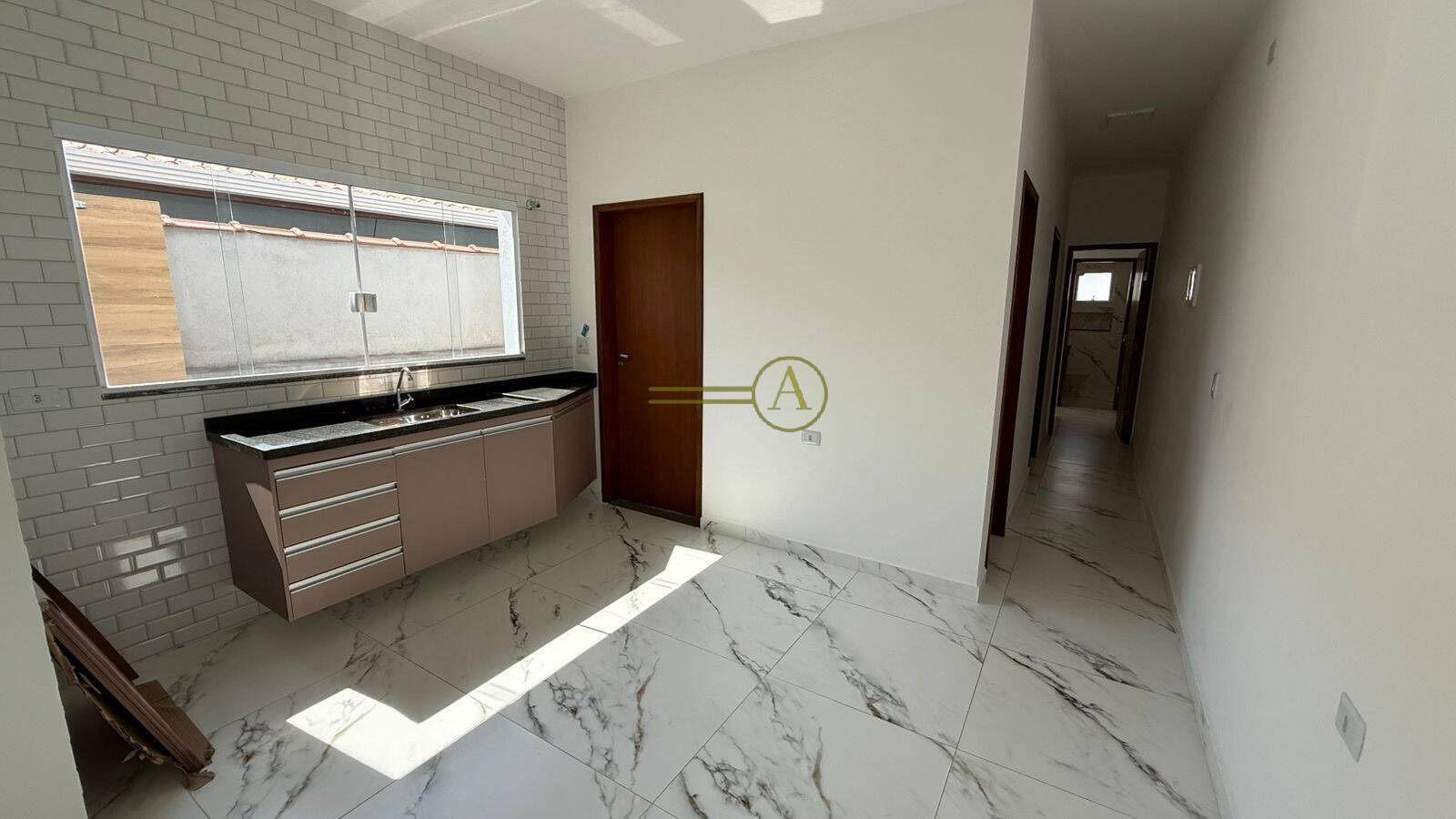 Casa à venda com 2 quartos, 80m² - Foto 3