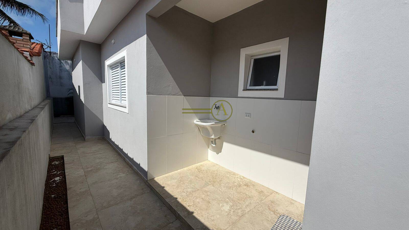 Casa à venda com 2 quartos, 80m² - Foto 11