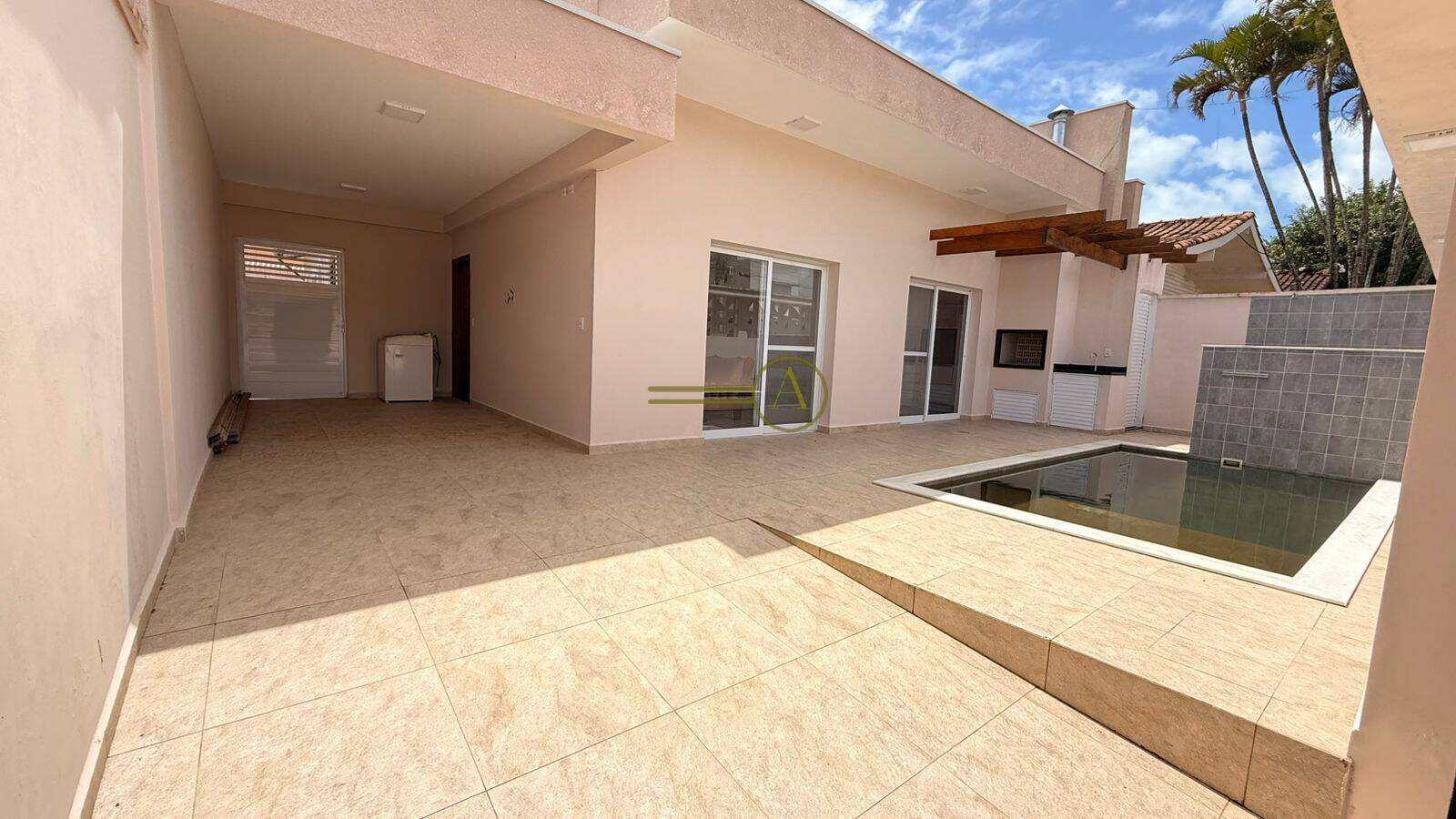 Casa, 5 quartos, 150 m² - Foto 1