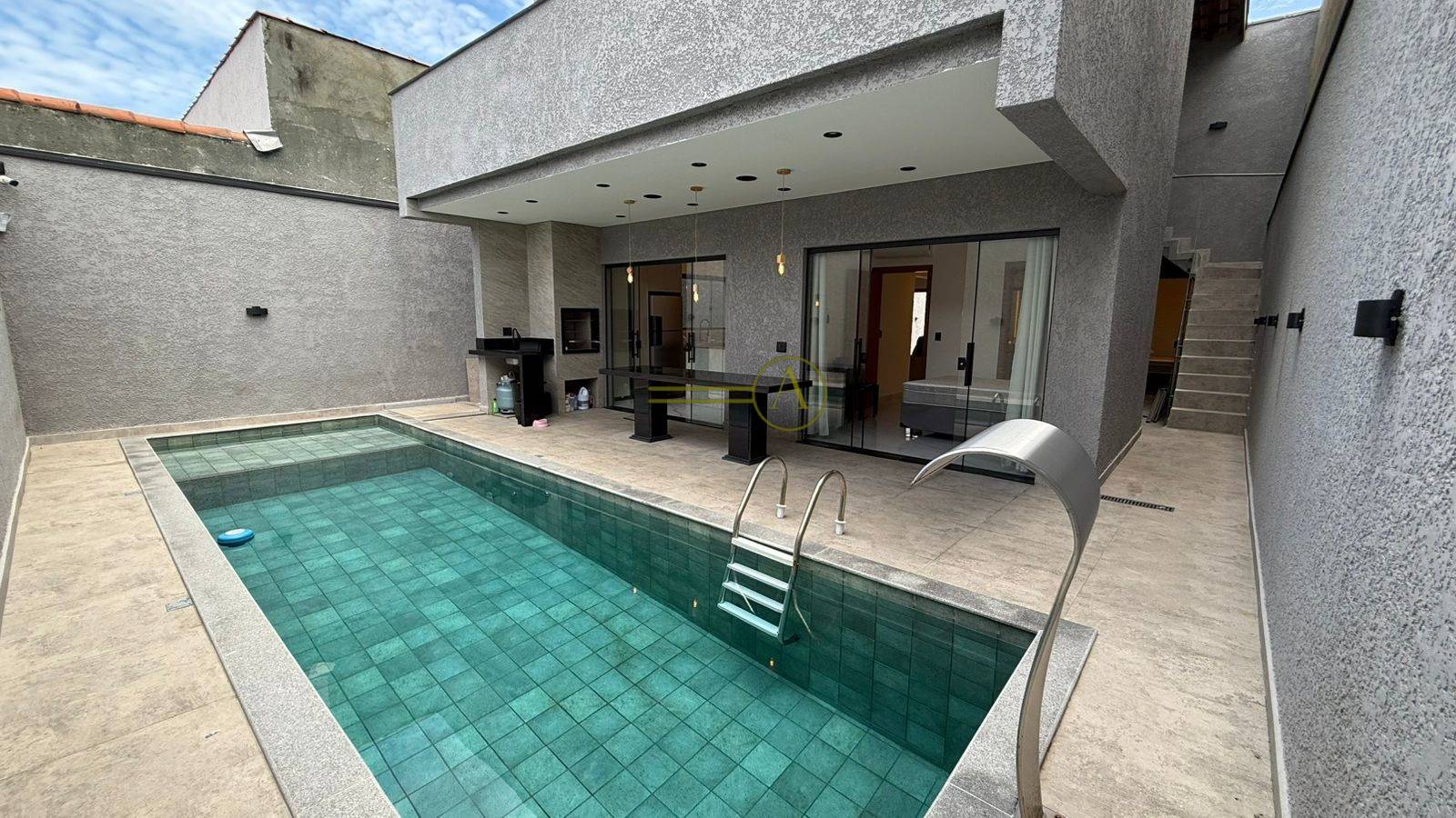 Casa, 3 quartos, 179 m² - Foto 1