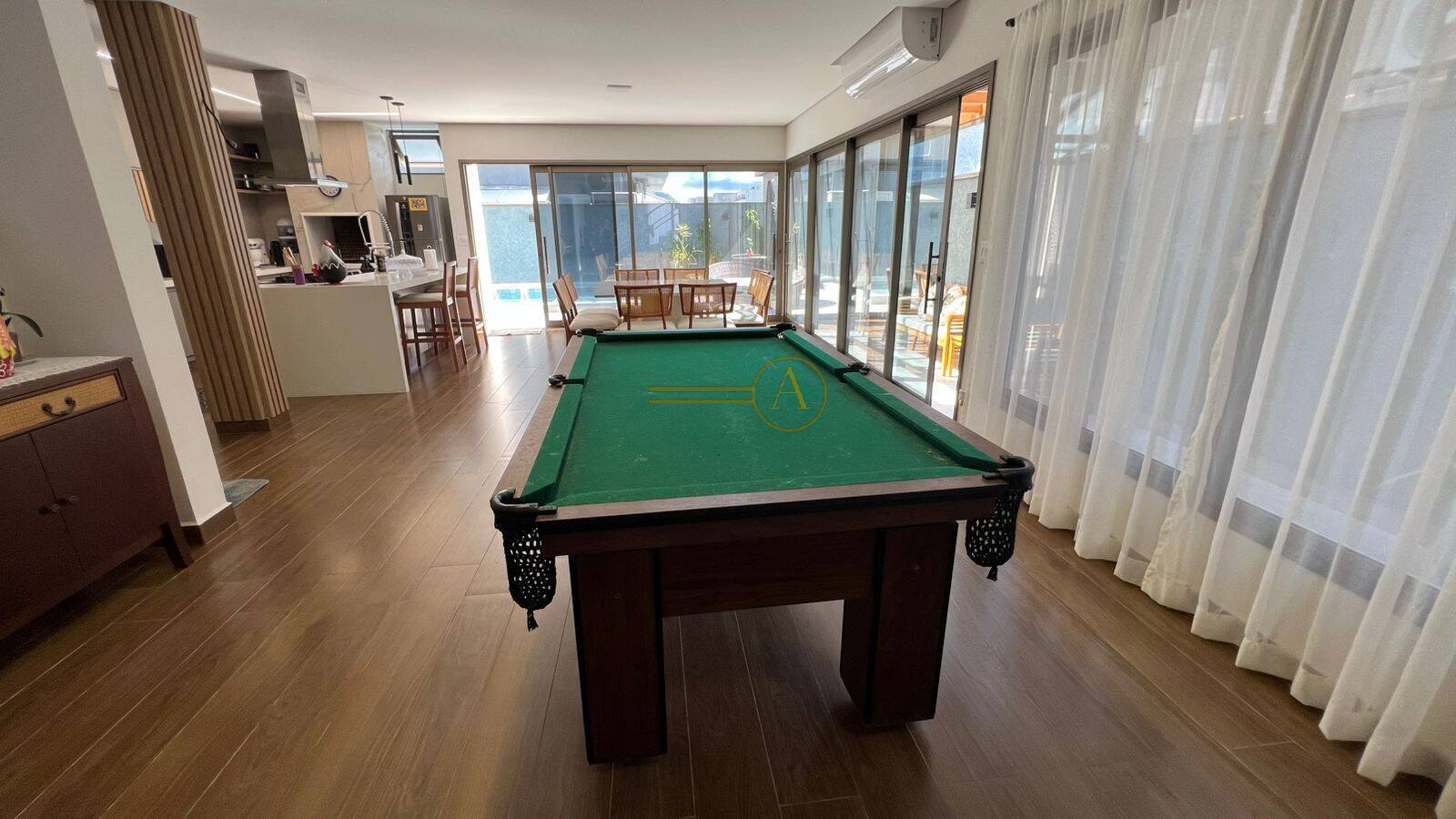 Casa, 4 quartos, 245 m² - Foto 8