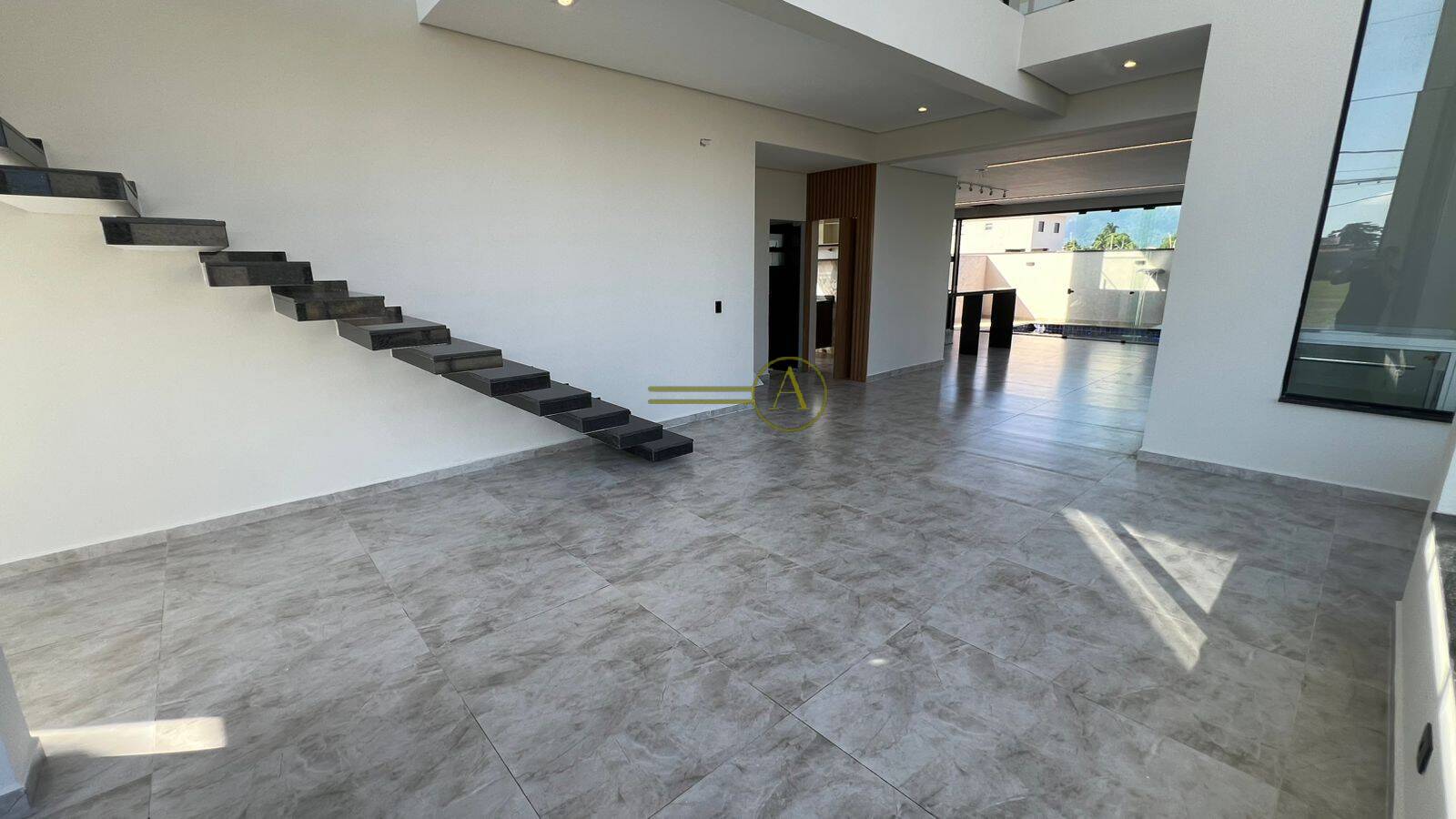 Casa, 4 quartos, 247 m² - Foto 4