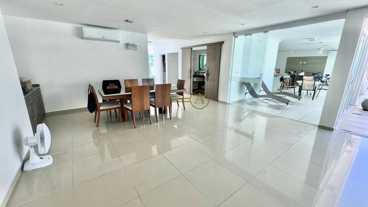 Casa, 4 quartos, 255 m² - Foto 9