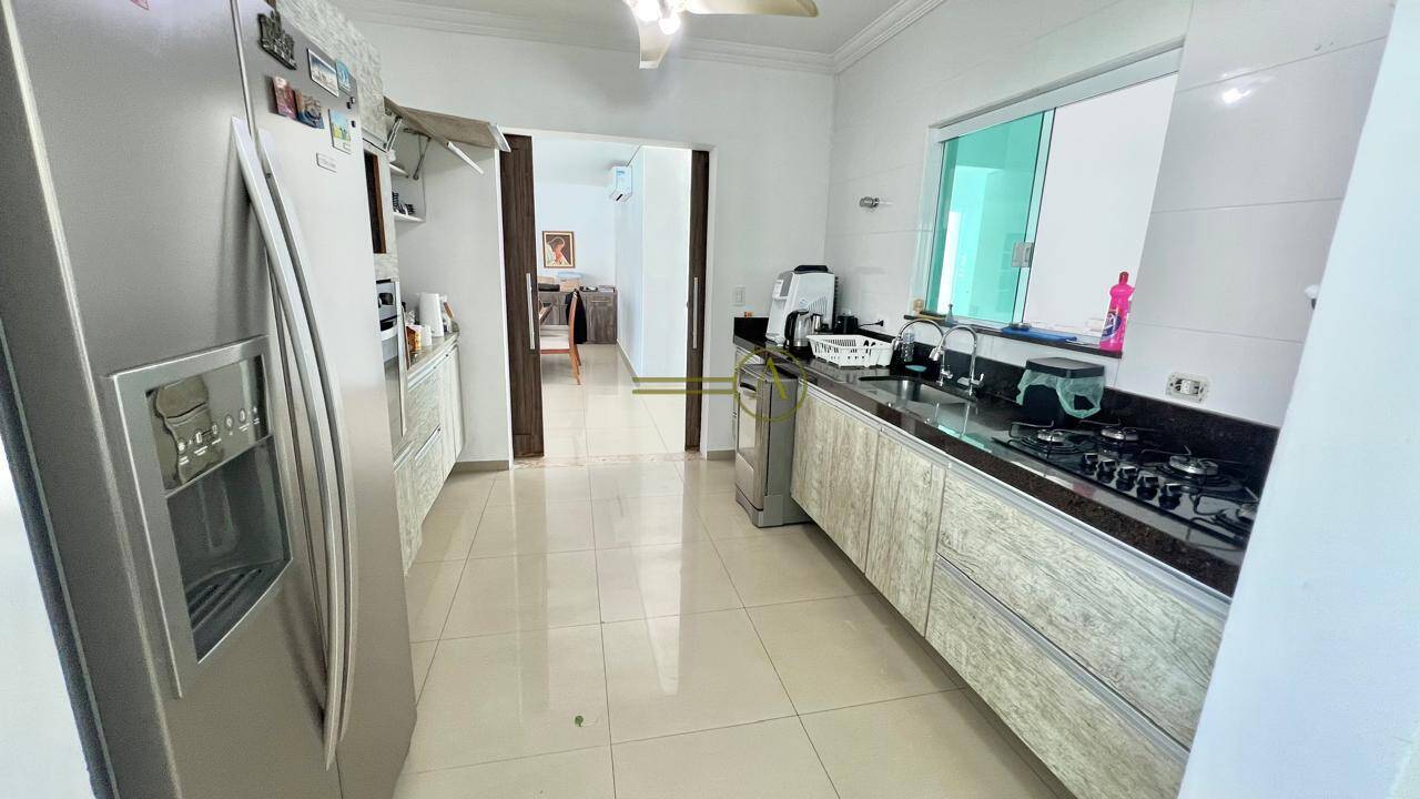 Casa, 4 quartos, 255 m² - Foto 15