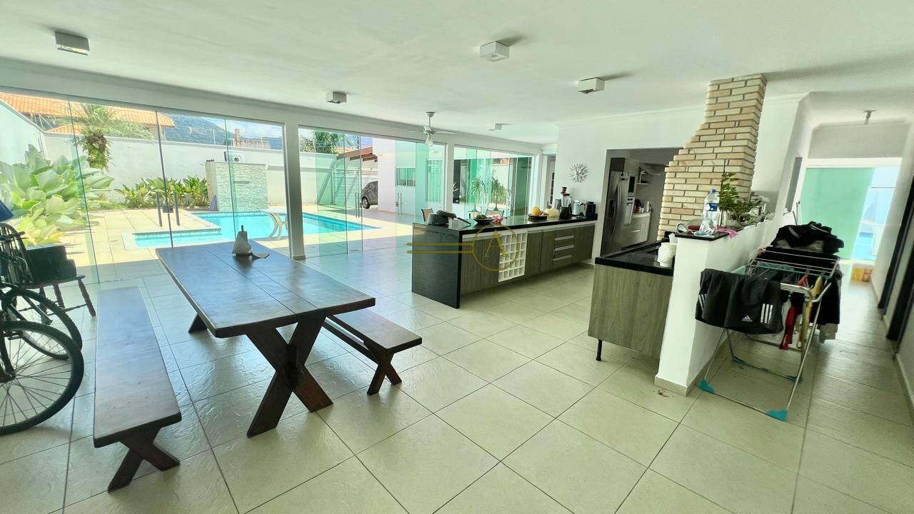 Casa, 4 quartos, 255 m² - Foto 33