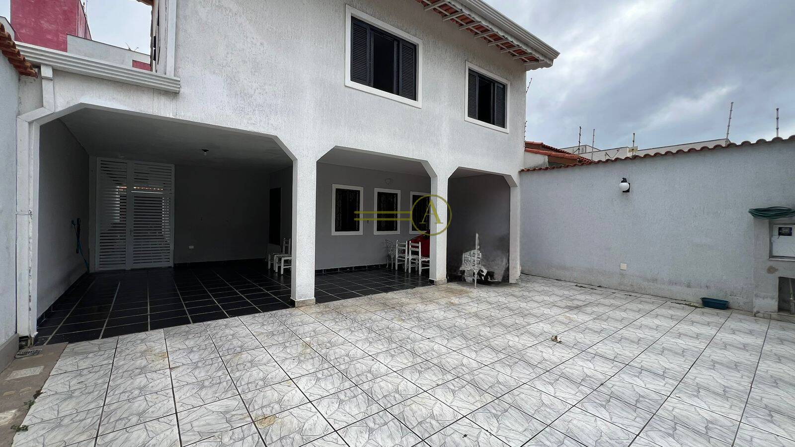 Sobrado, 5 quartos, 181 m² - Foto 1